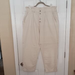 Time and Tru Button Fly Paperbag Cropped Pants b260